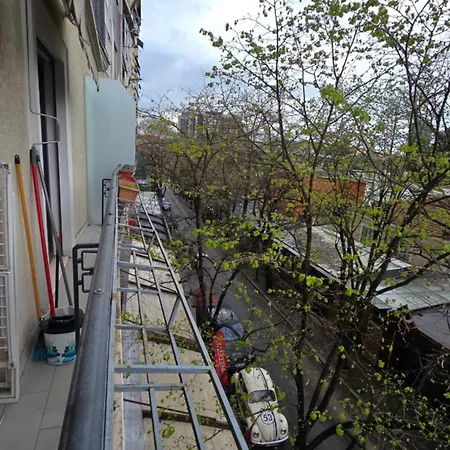 Teduktu Near Center Apartment Tirana